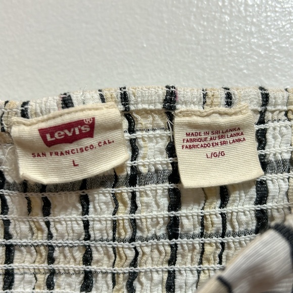 Levi’s puff sleeve top - Picture 2 of 4